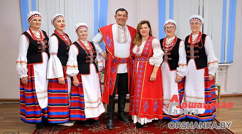 Жительница Бабиничей более 50 лет вышивает рушники и поёт в «Оршаночке»