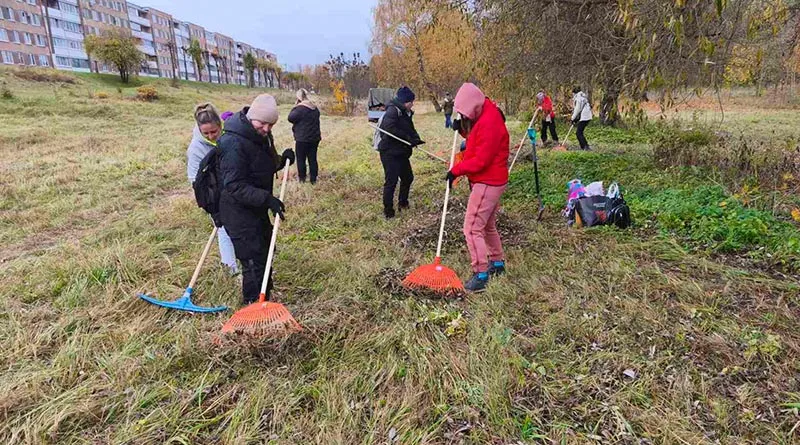 В Орше высадили 100 саженцев липы в парке на берегу Днепра